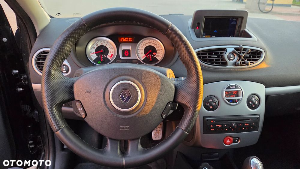 Renault Clio 1.6 16V GT - 11