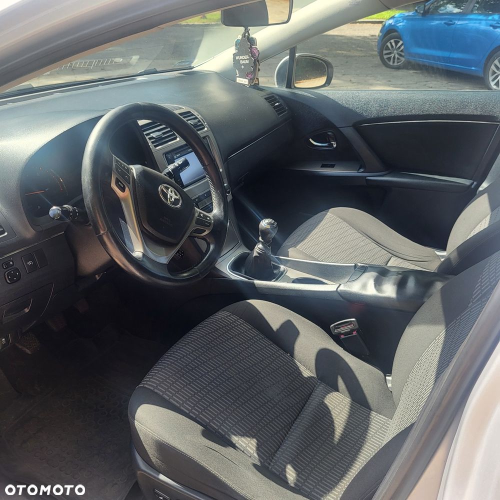 Toyota Avensis - 4