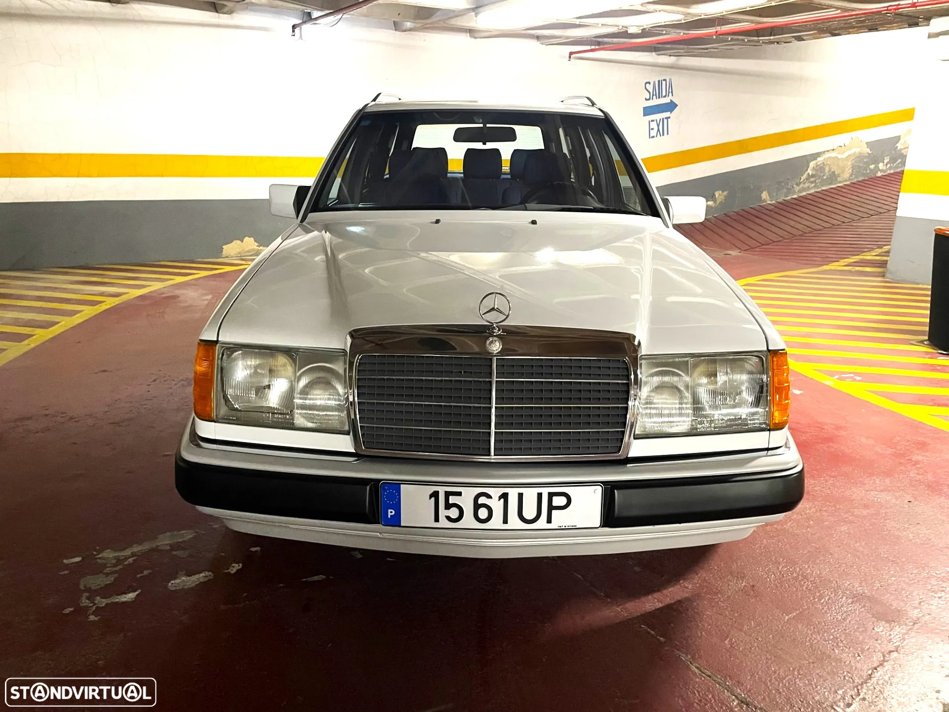 Mercedes-Benz 230 - 2