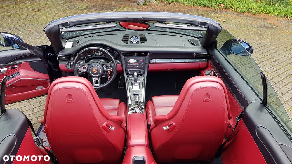 Porsche 911 Carrera 4S PDK - 16