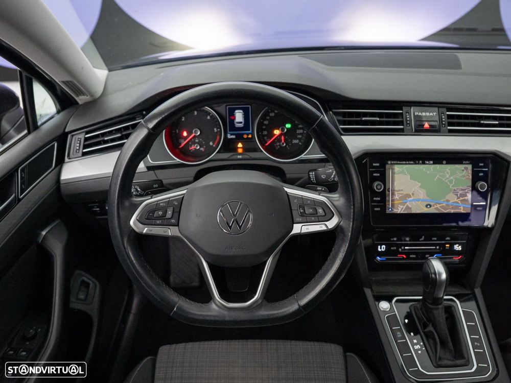 VW Passat Variant 2.0 TDI Business DSG - 15