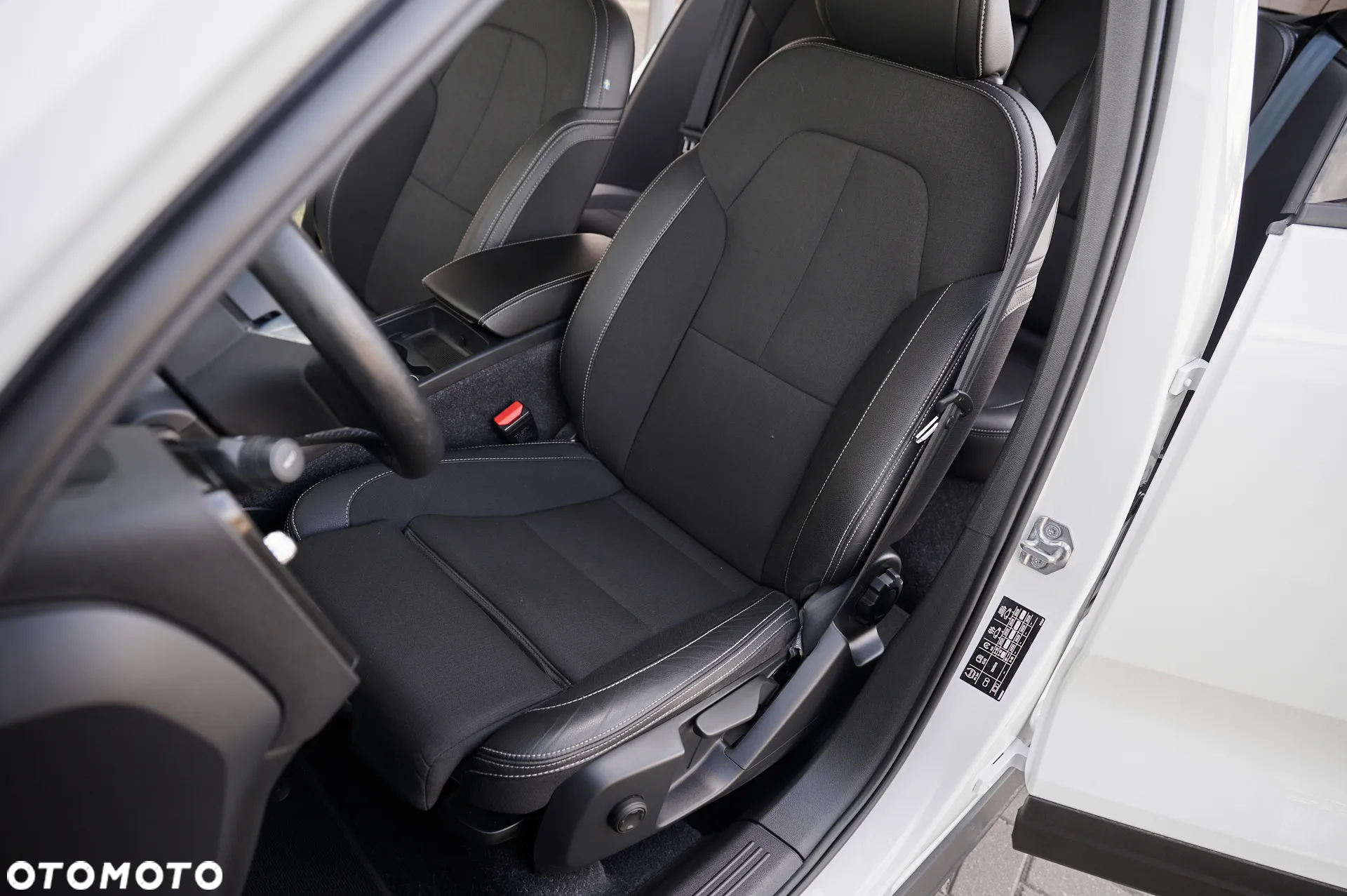 Volvo XC 40 T3 Momentum Pro - 6