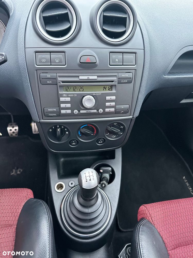 Ford Fiesta - 13