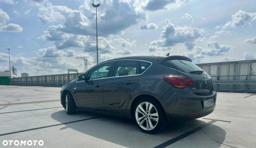 Opel Astra 1.7 CDTI Cosmo - 6