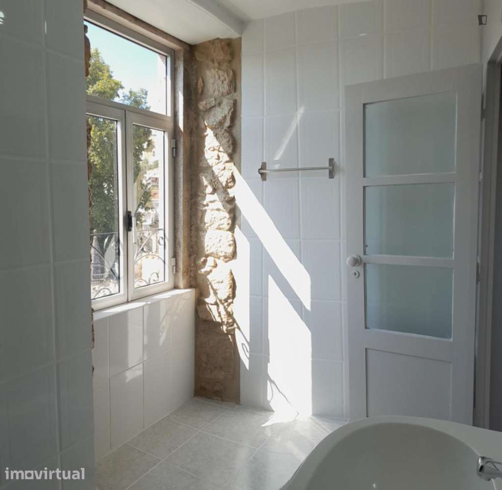 Quarto - localizado em Baixa de Santa Clara Coimbra - Grande imagem: 3/11