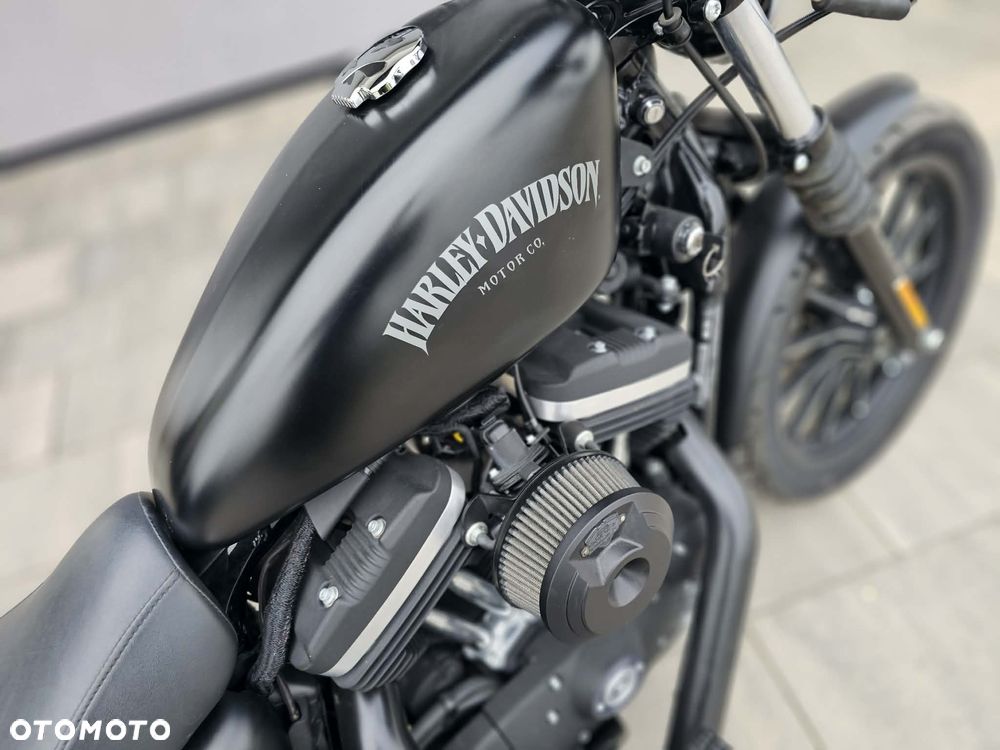 Harley-Davidson Sportster Iron 883 - 11