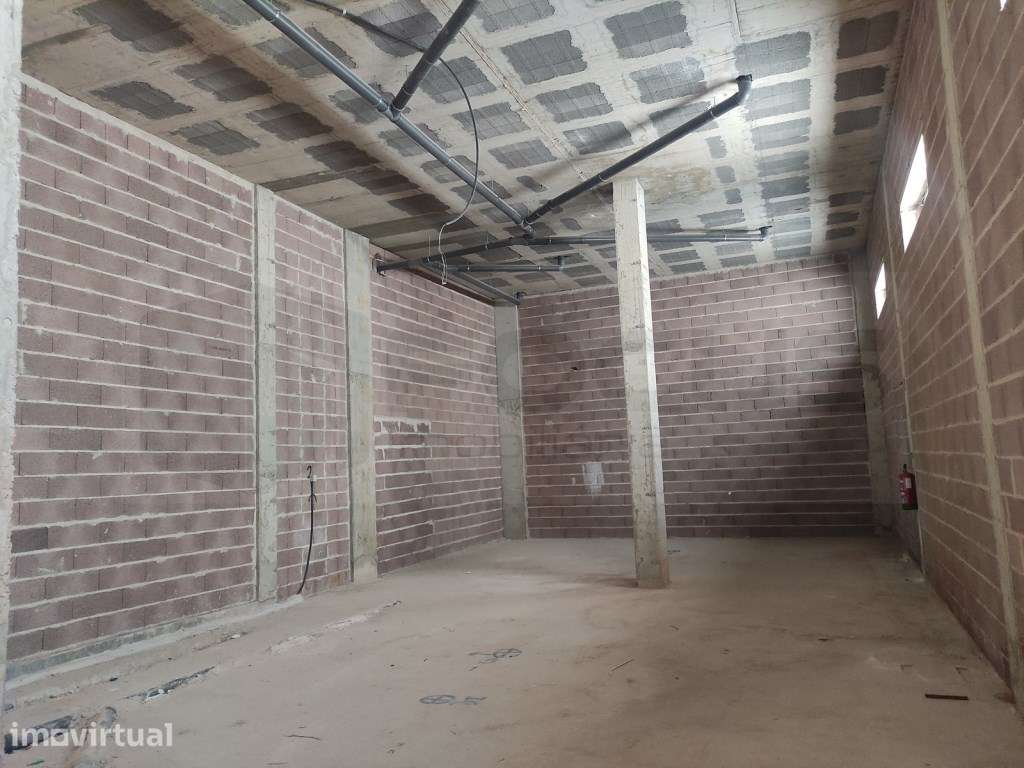 Loja para arrendamento no centro de Aveiro - Grande imagem: 3/24