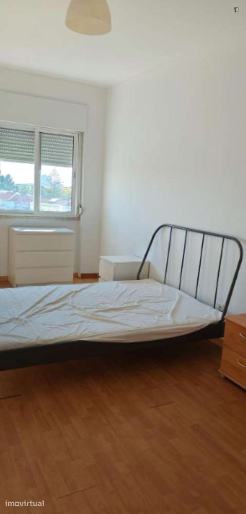 Quarto - localizado em Linda-a-Velha Lisbon - Grande imagem: 5/16