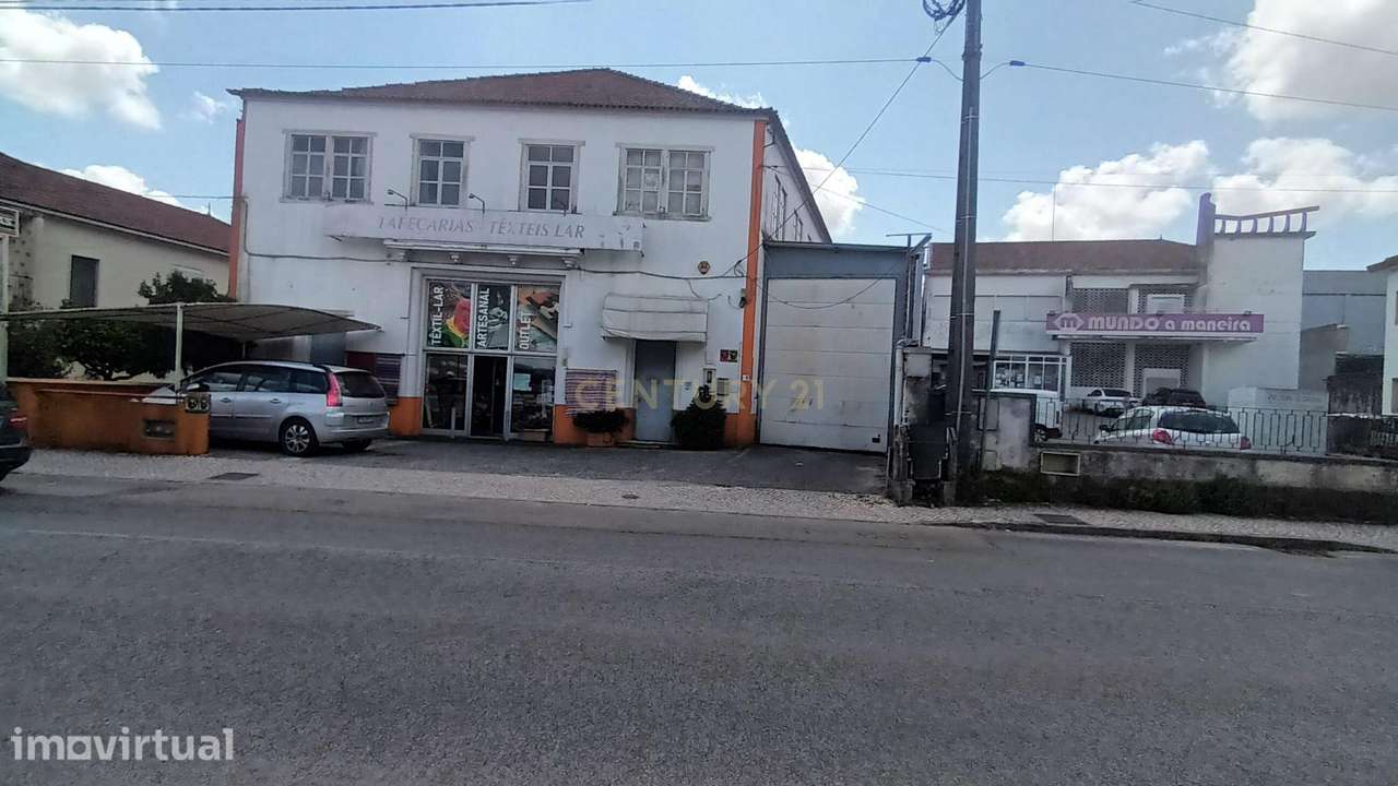 Armazém industrial com area de 974 m2 em Minde - Grande imagem: 2/4