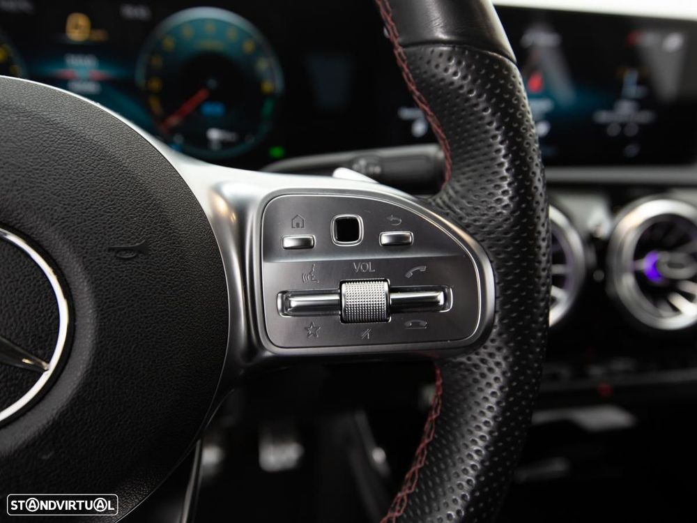 Mercedes-Benz A 250 e AMG Line - 19