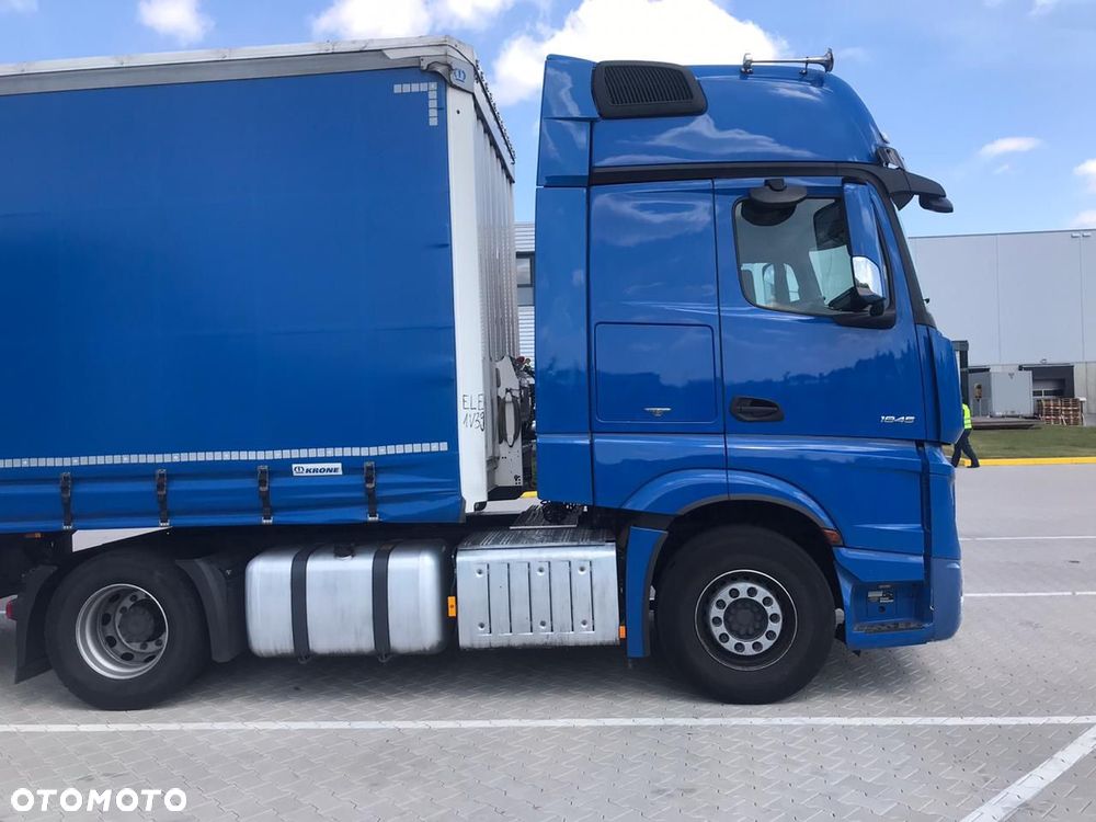 Mercedes-Benz Actros - 2