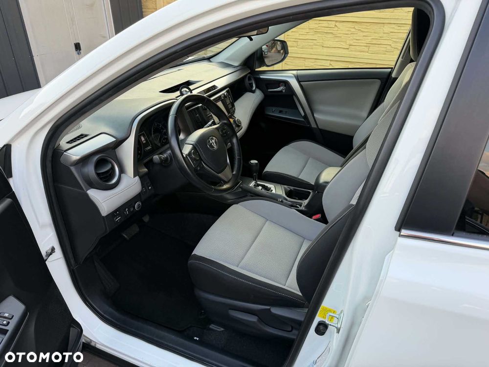Toyota RAV4 - 5