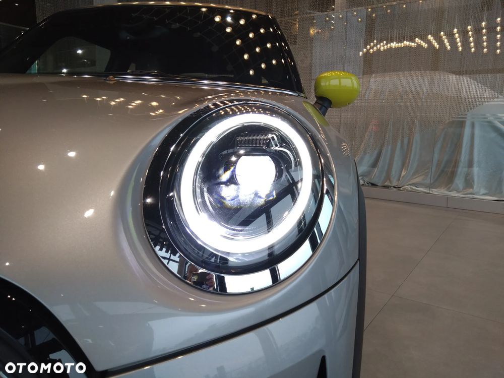 MINI Cooper SE Electric Trim - 13