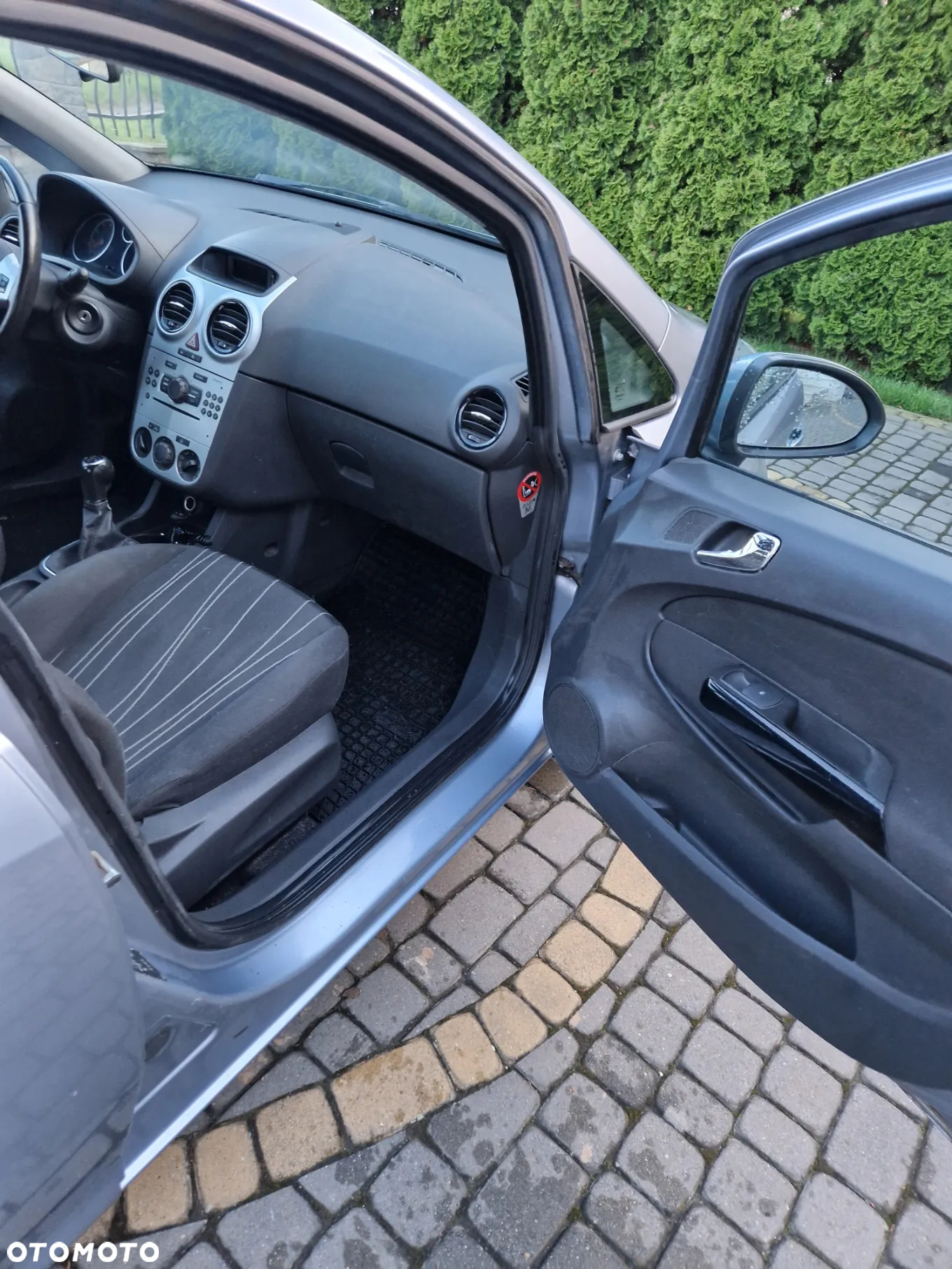 Opel Corsa 1.2 16V Essentia - 9