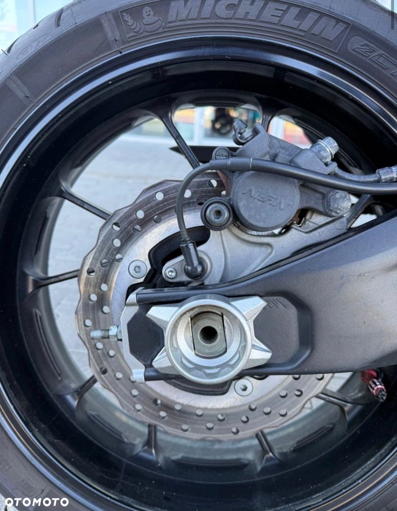 Yamaha MT - 21