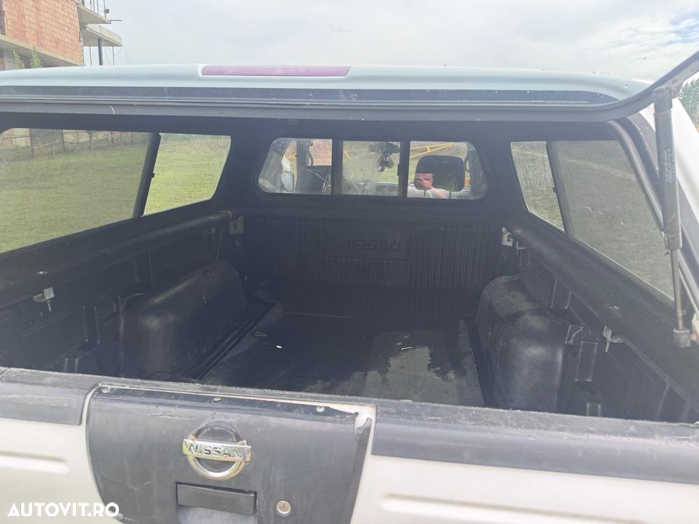 Nissan Frontier - 2