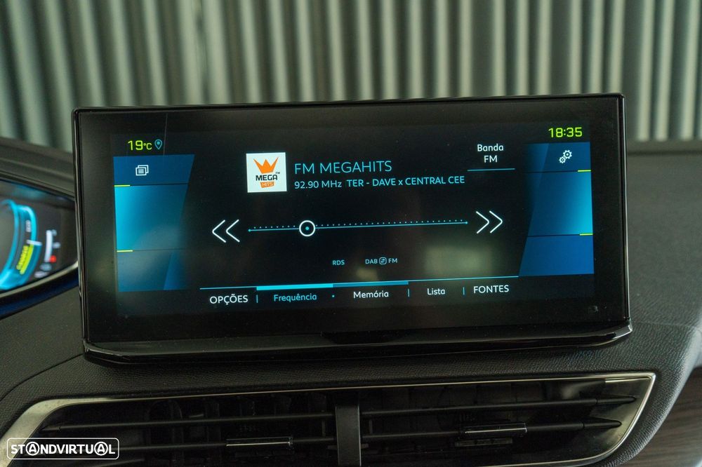 Peugeot 3008 1.6 Hybrid GT Pack e-EAT8 - 21