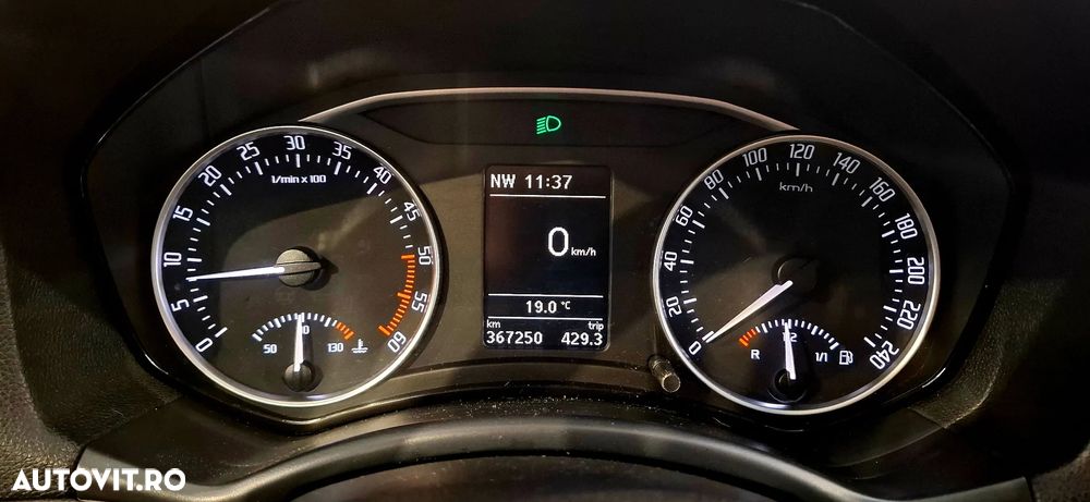 Skoda Octavia 1.6 TDI DPF Ambition - 8