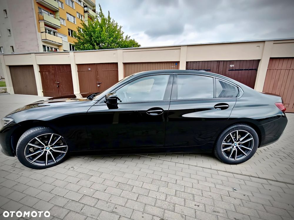 BMW Seria 3 330i Advantage sport - 3