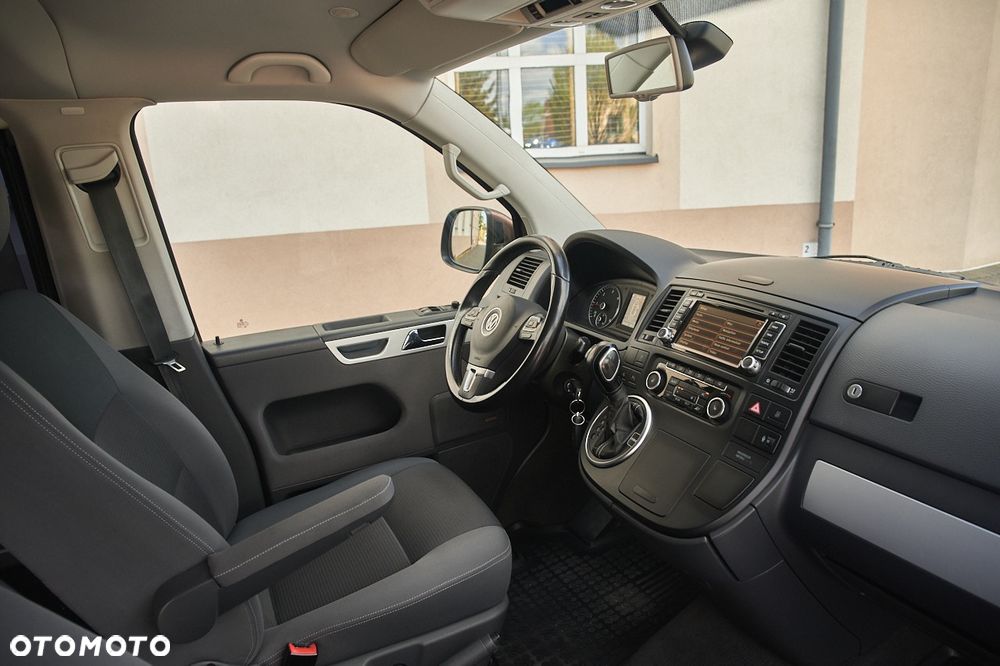 Volkswagen Multivan - 33