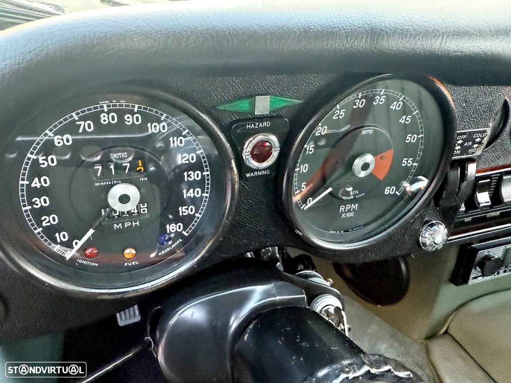 Jaguar E-Type - 11