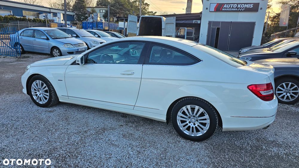 Mercedes-Benz Klasa C 180 BlueEFFICIENCY 7G-TRONIC - 28