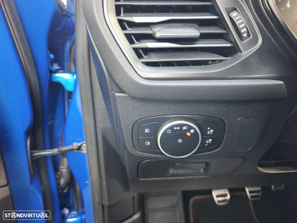 Ford Focus 1.0 EcoBoost S&S ST-LINE DESIGN - 19