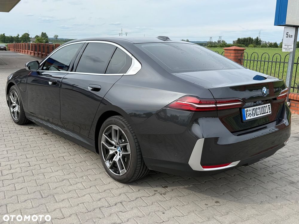 BMW Seria 5 530e - 5