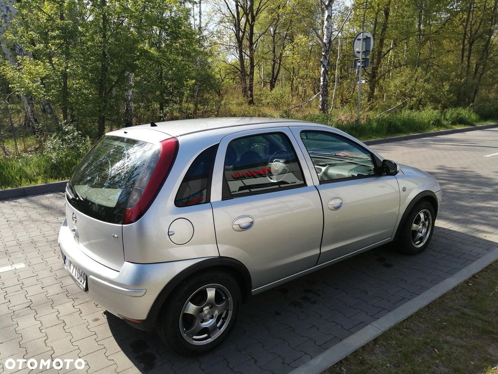 Opel Corsa 1.2 16V Easytronic Cosmo - 2