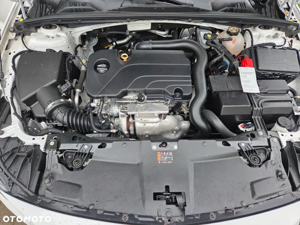 Opel Insignia 1.5 T Exclusive S&S Eco - 33