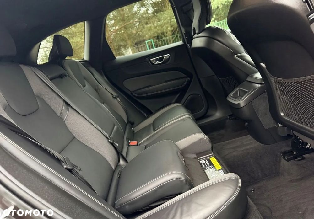 Volvo XC 60 B4 D Geartronic RDesign - 29