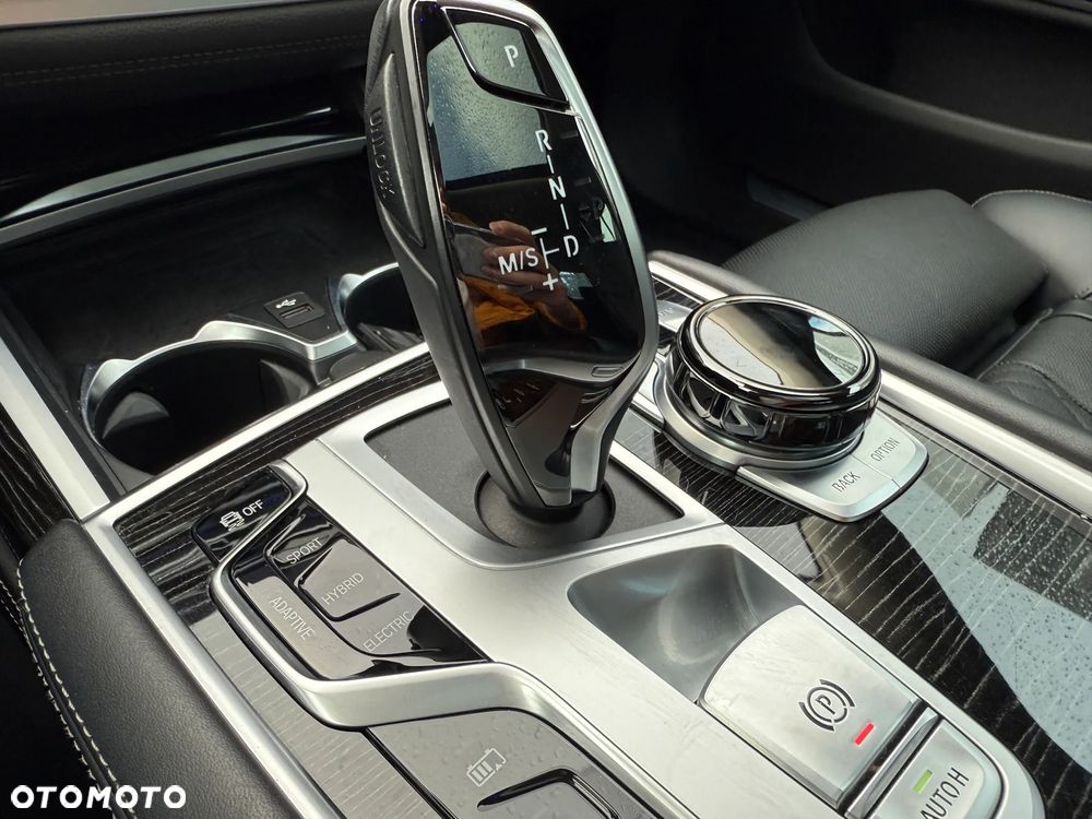 BMW Seria 7 - 21