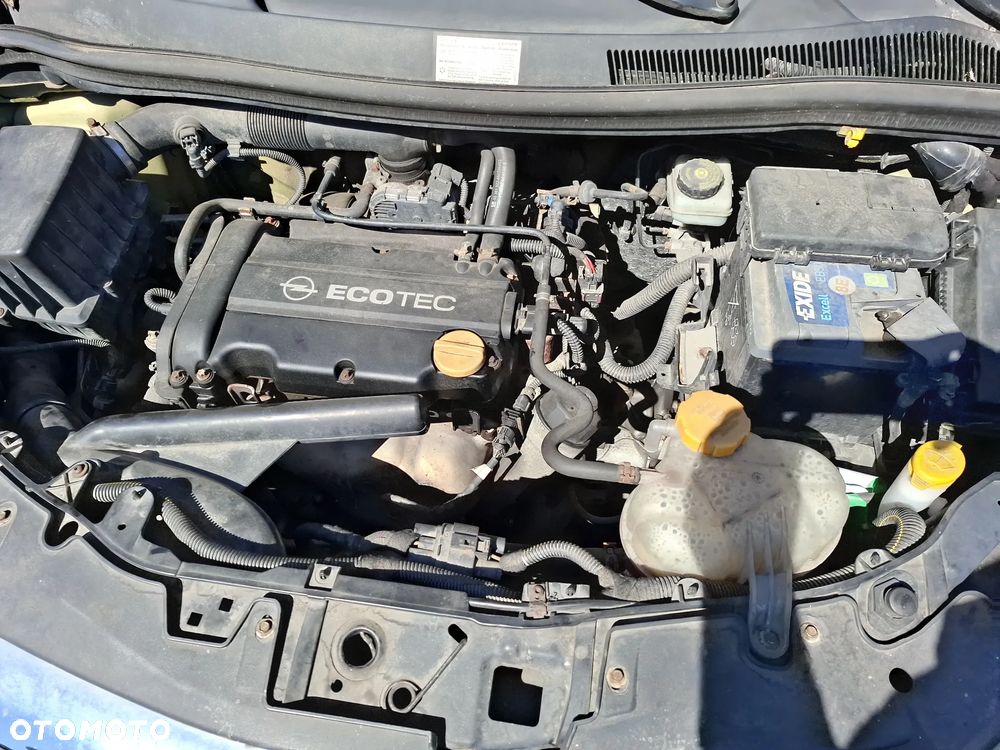 Opel Corsa 1.2 16V Cosmo - 12