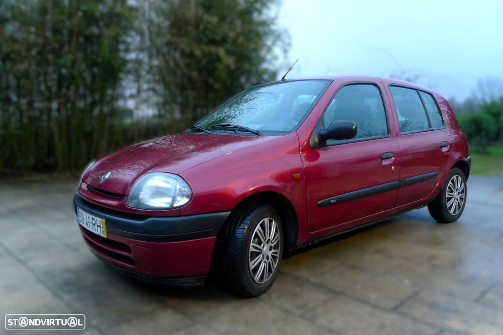 Renault Clio 1.2 RT - 1