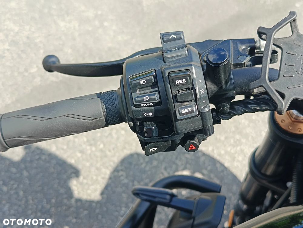 Yamaha XSR - 13