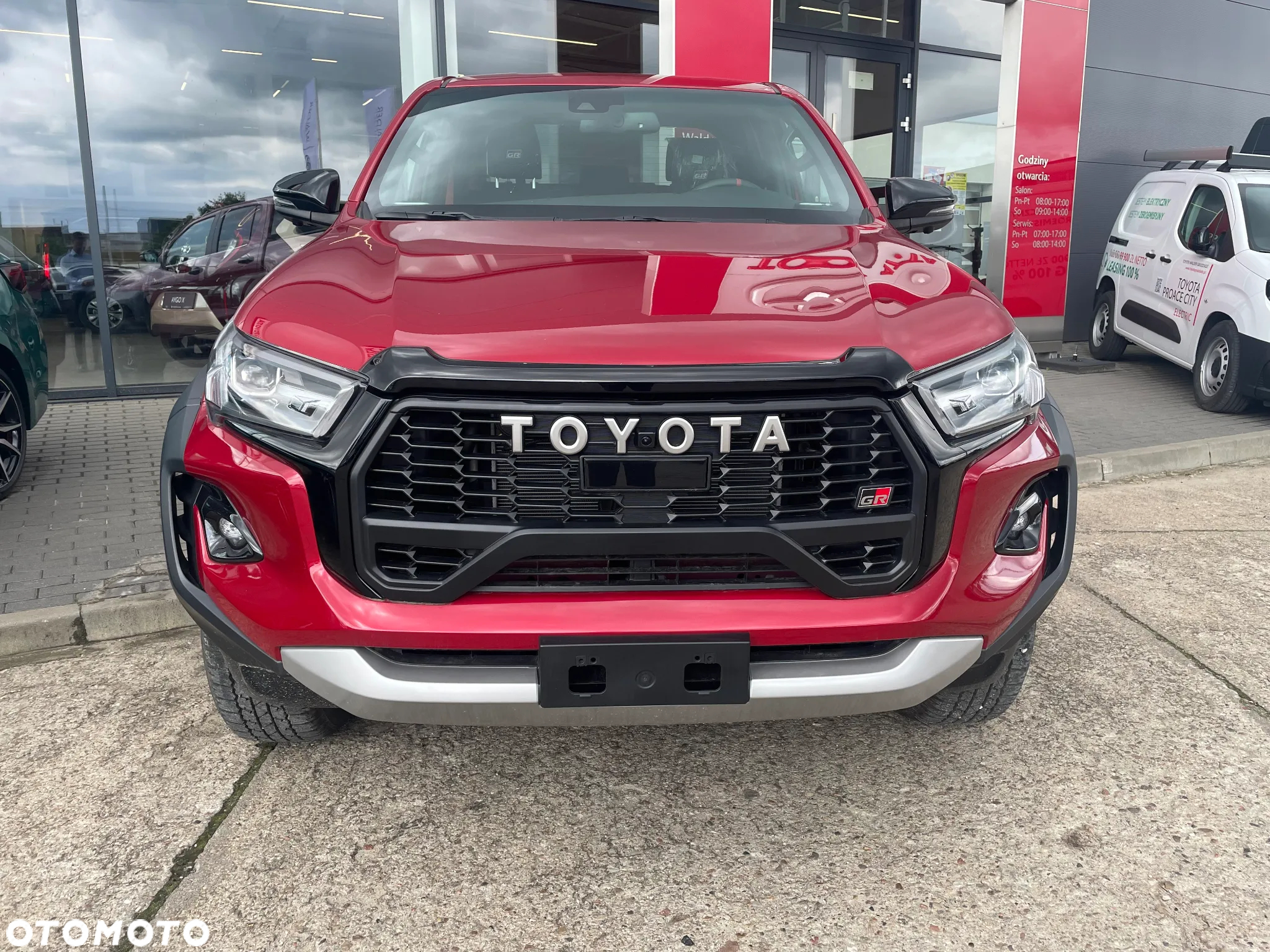 Toyota Hilux 2.8 D-4D Double Cab GR Sport II 4x4 - 2
