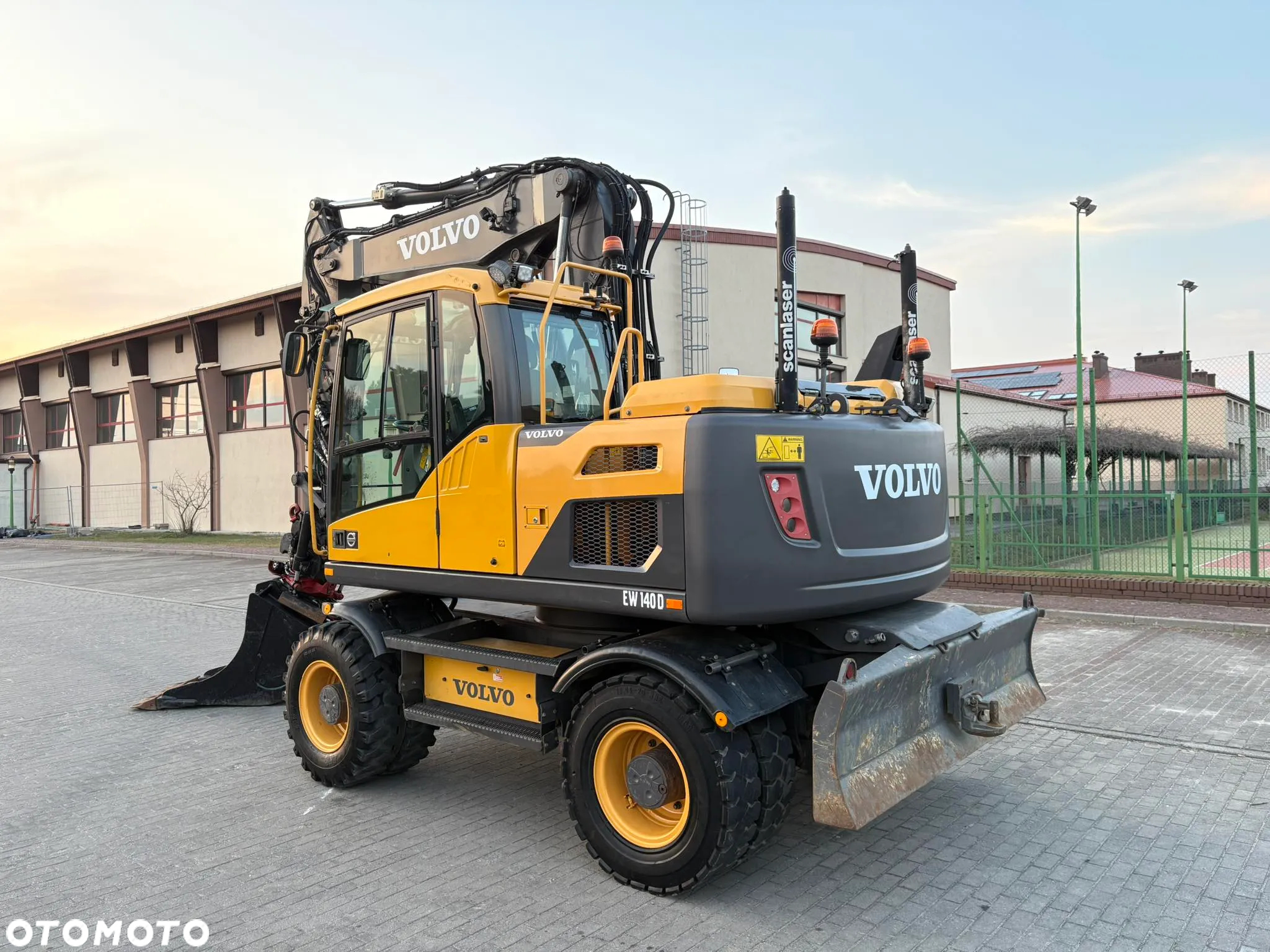 Volvo EW 140D ROTOTILT SZCZYPCE SYSTEM LEICA - 2