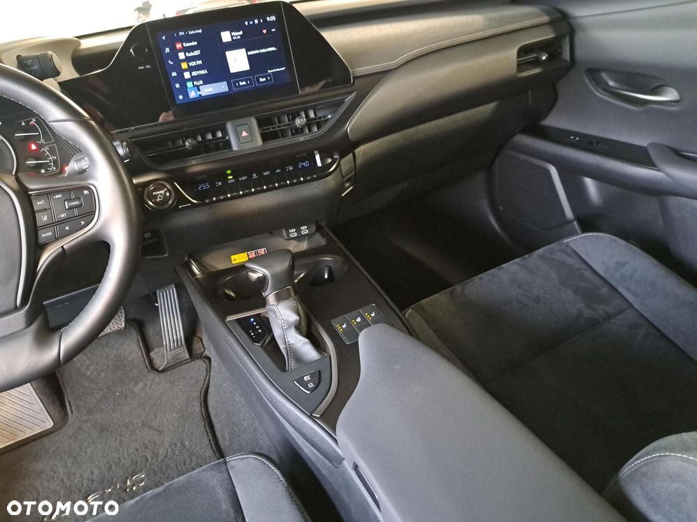 Lexus UX 250h GPF Business 2WD - 26