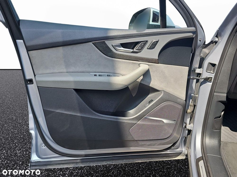 Audi Q7 - 10