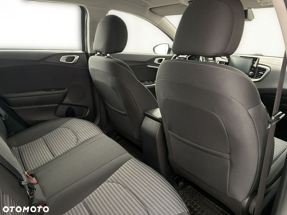 Kia Ceed - 24