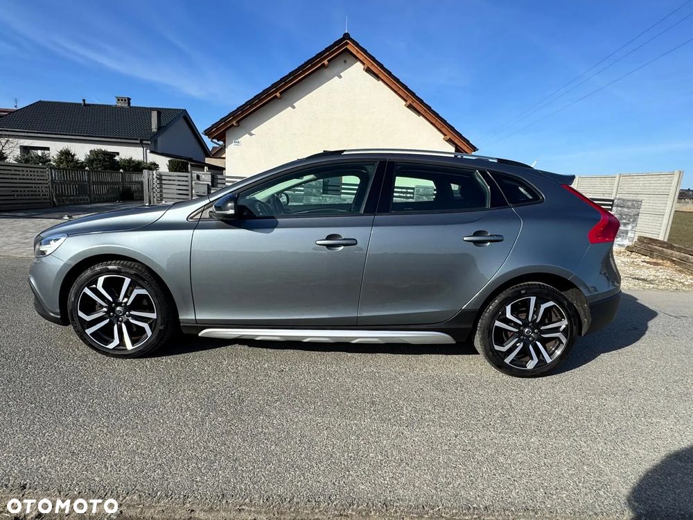Volvo V40 Cross Country D3 Momentum - 4