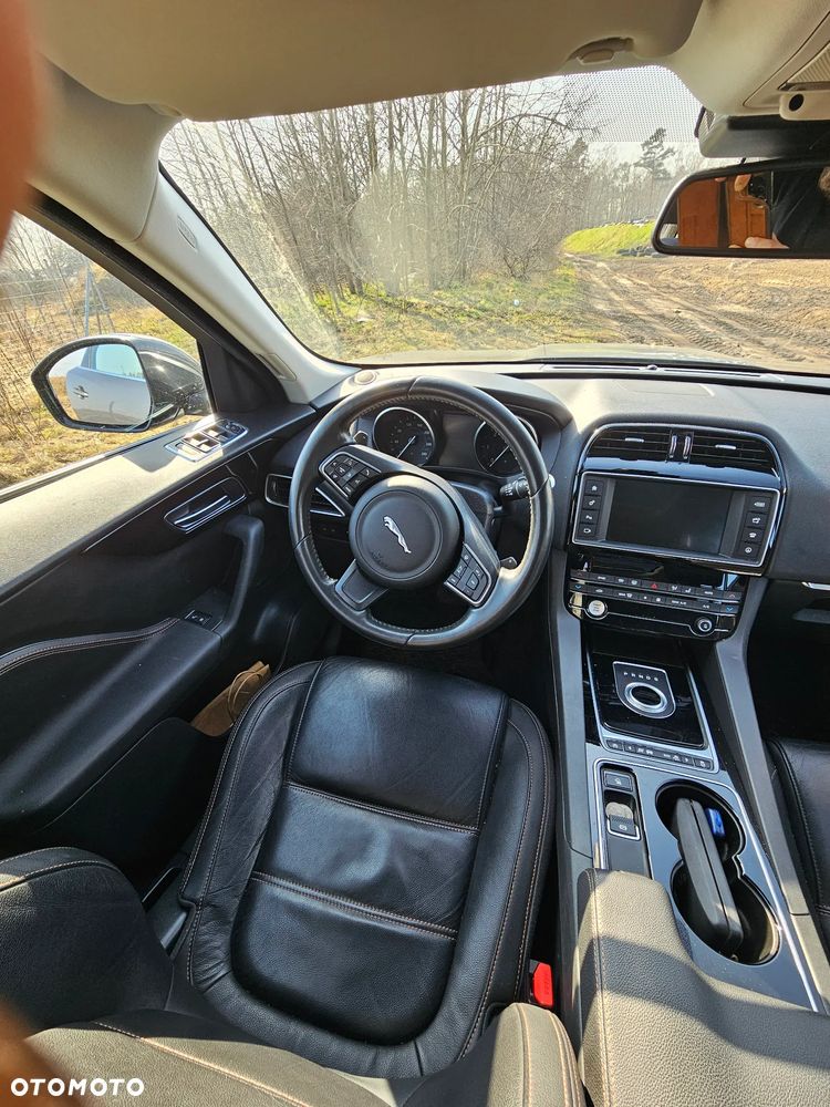 Jaguar F-Pace 2.0 i4D AWD Prestige - 13