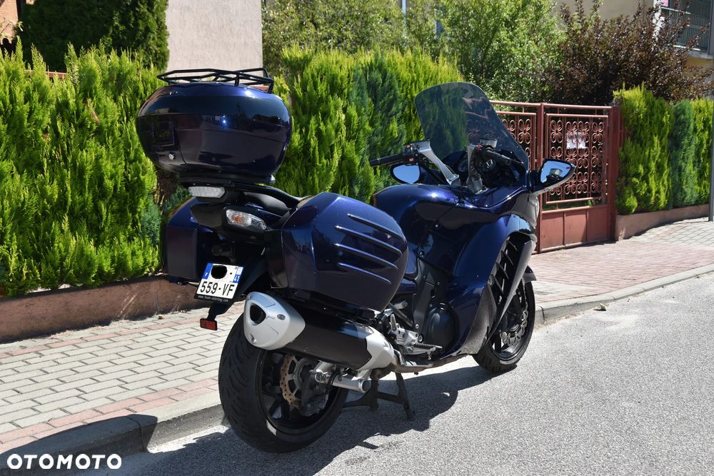 Kawasaki GTR - 6