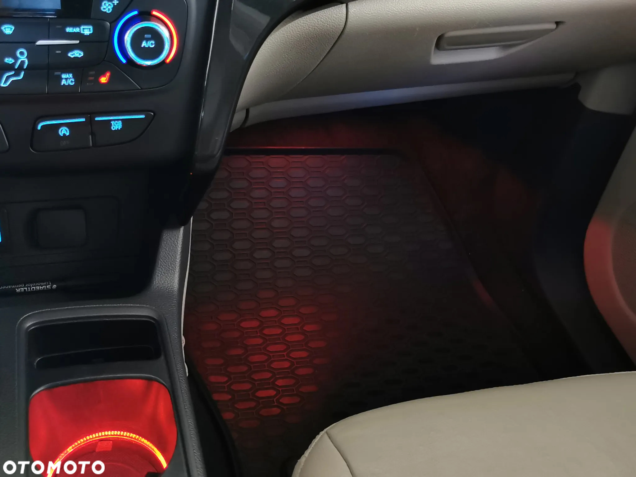 Ford Escape 2.0 EcoBoost AWD Titanium - 25