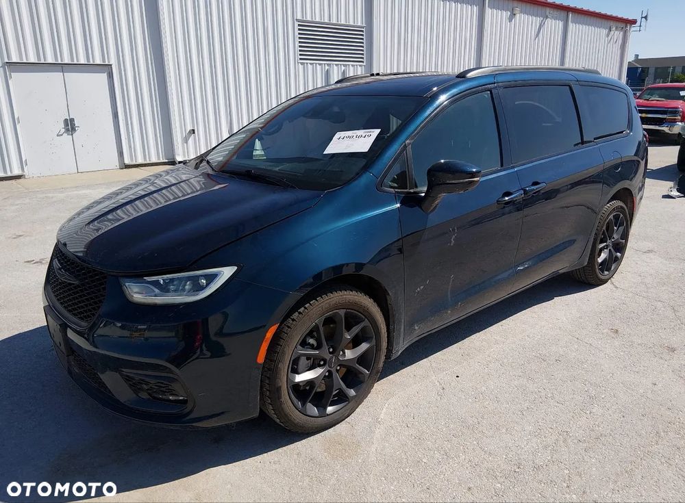 Chrysler Pacifica - 1