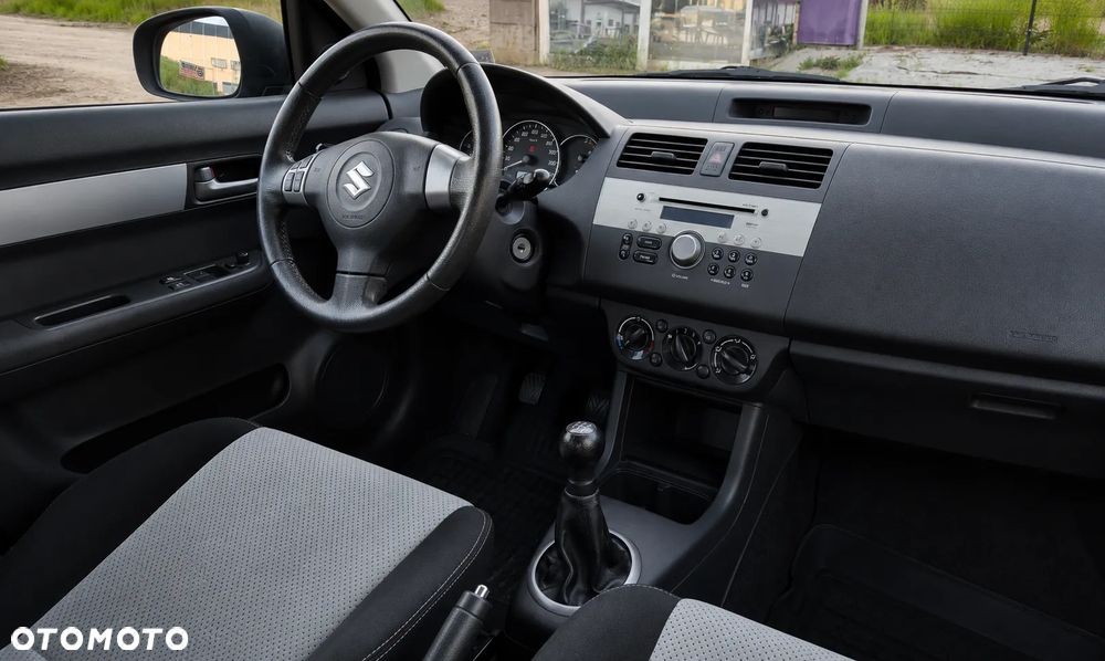 Suzuki Swift 1.3 Limited 25 - 11
