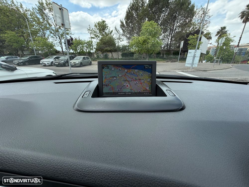 Peugeot 5008 1.6 BlueHDi Style EAT6 - 30