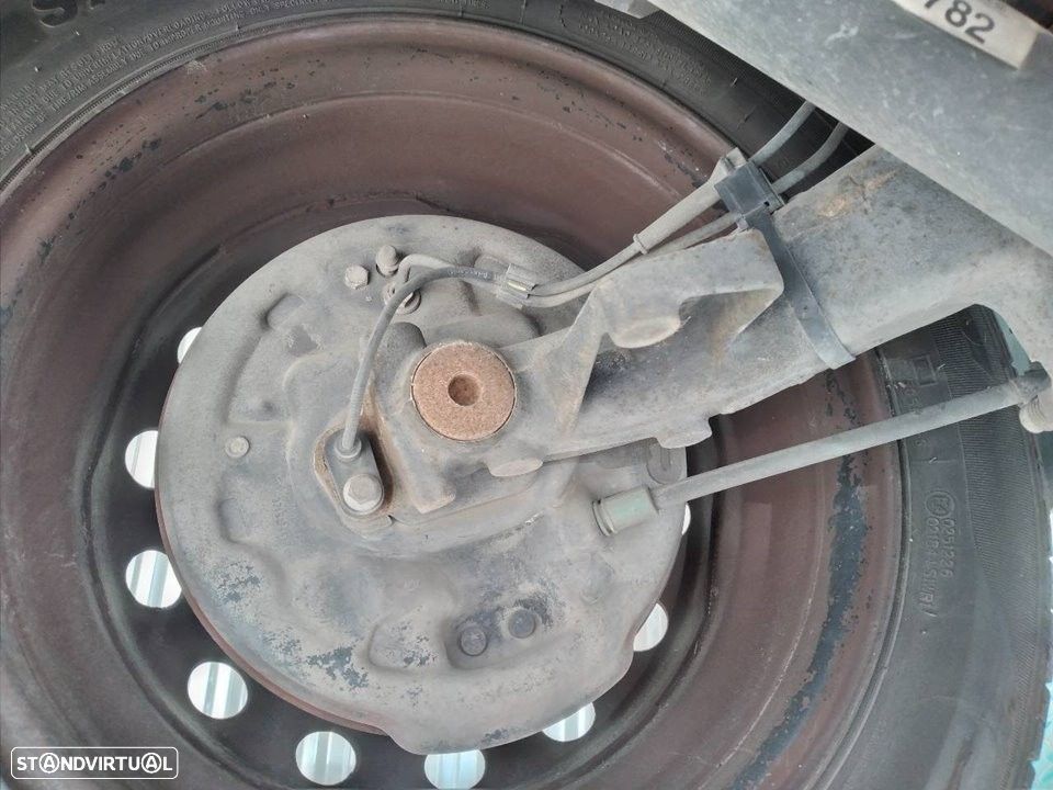 CHARRIOT TRASEIRO PEUGEOT 206+ 2009 - 4