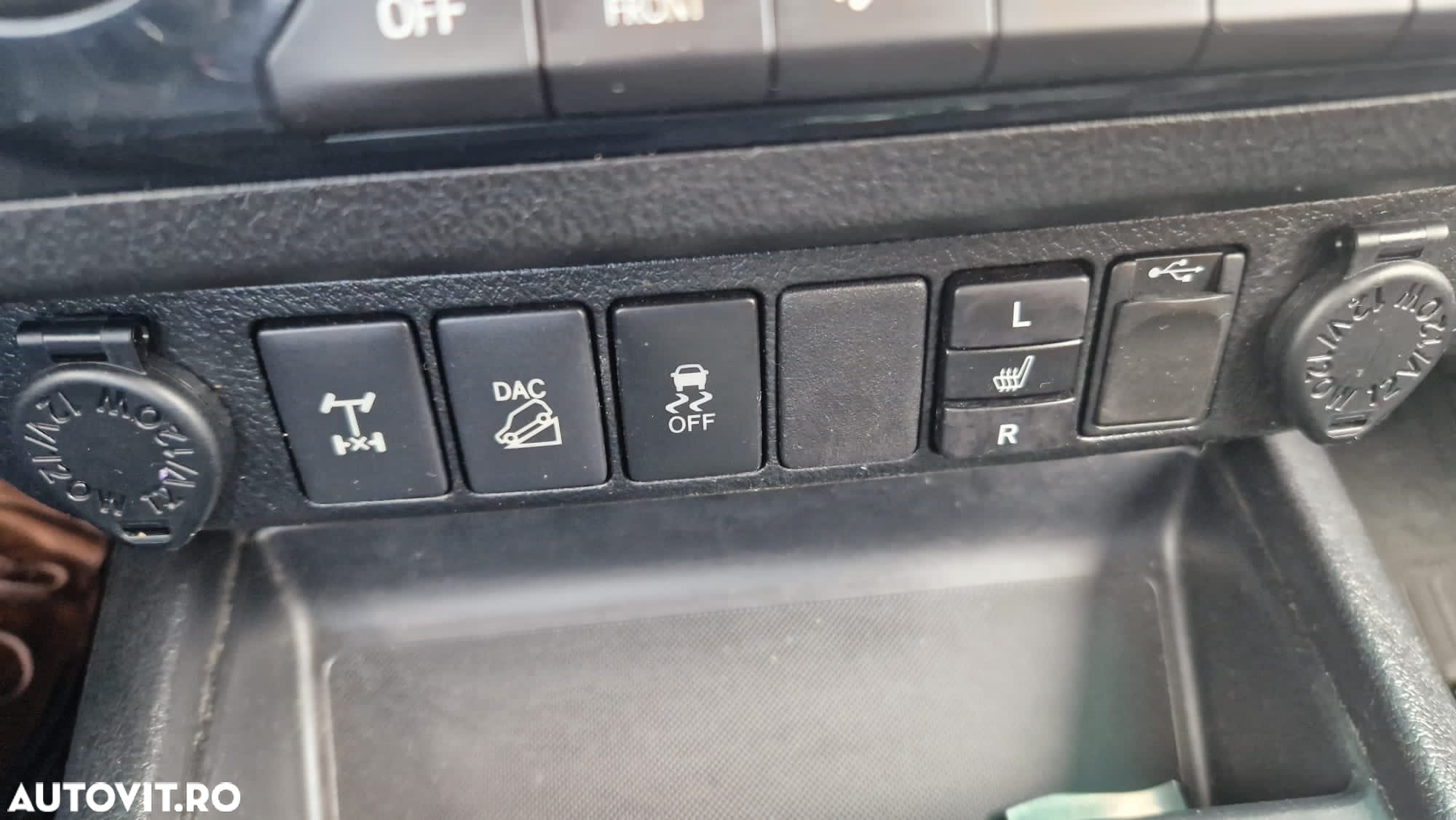 Toyota Hilux 4x4 Double Cab A/T Invincible - 13
