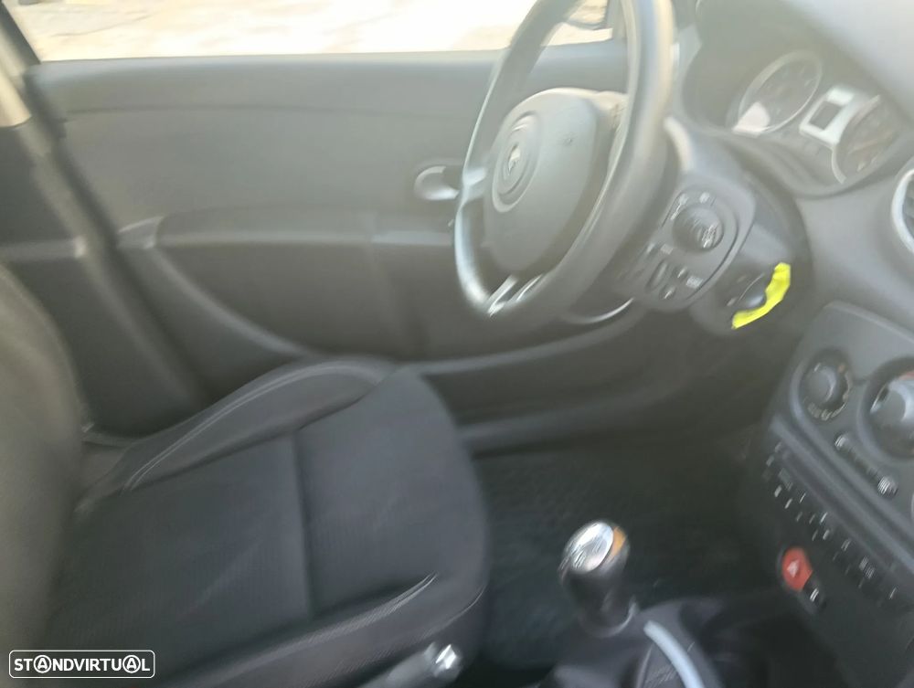 Renault Clio 1.5 dCi Privilège - 12